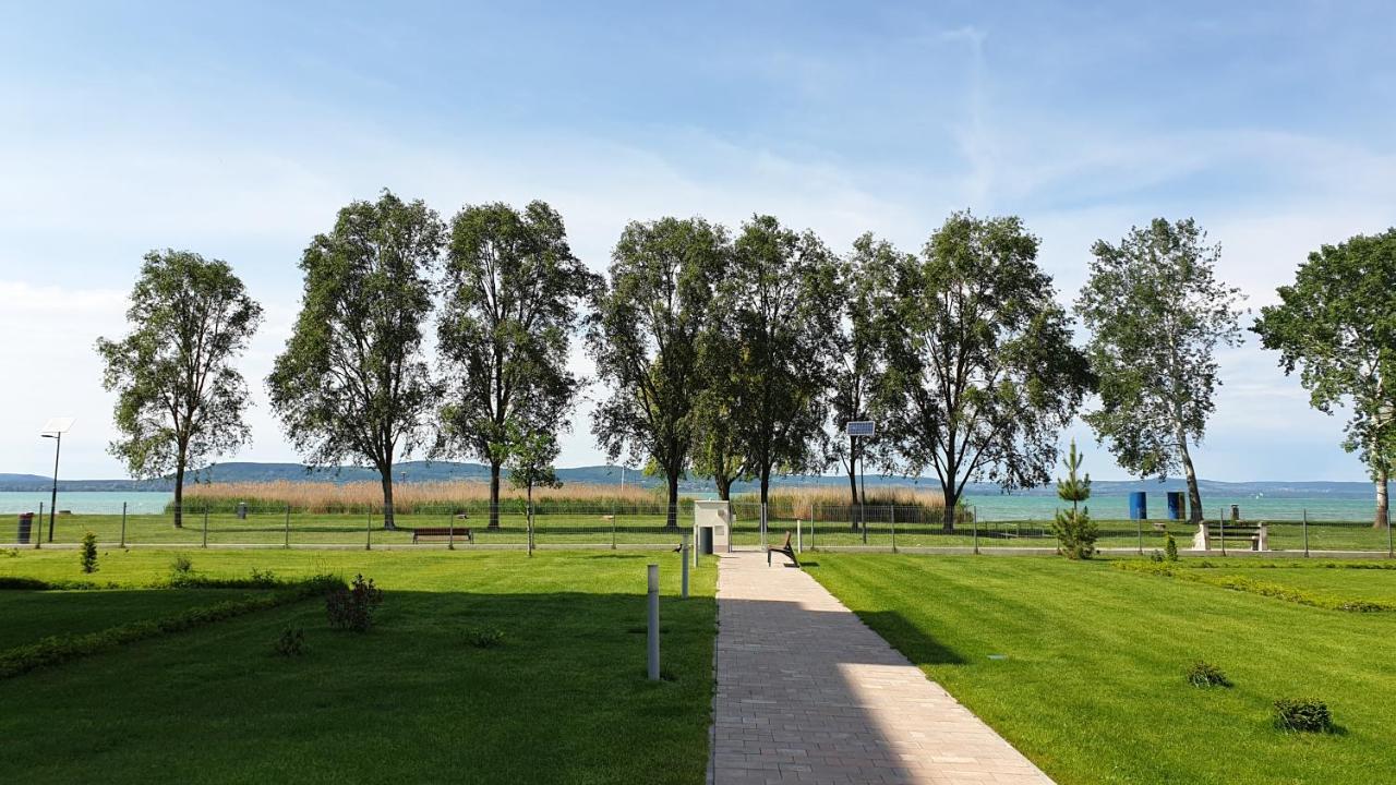Lelle Resort B20 Balatonlelle Buitenkant foto