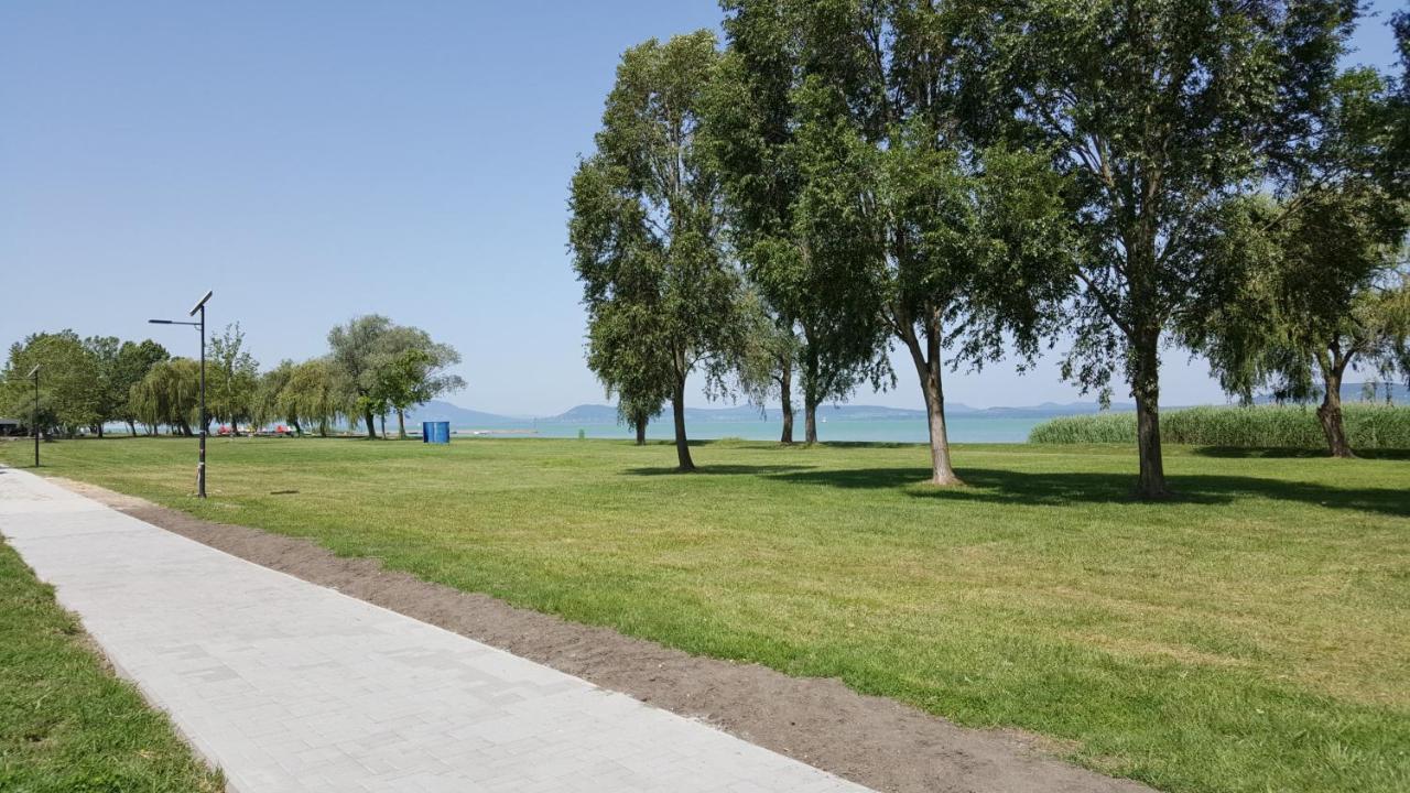 Lelle Resort B20 Balatonlelle Buitenkant foto