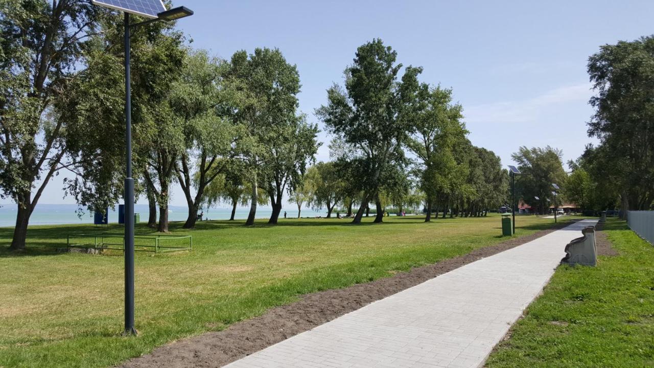 Lelle Resort B20 Balatonlelle Buitenkant foto