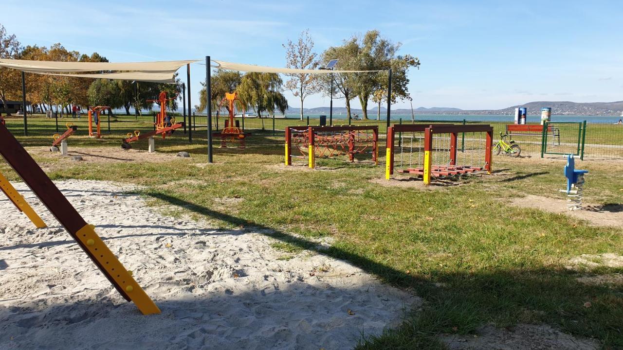 Lelle Resort B20 Balatonlelle Buitenkant foto