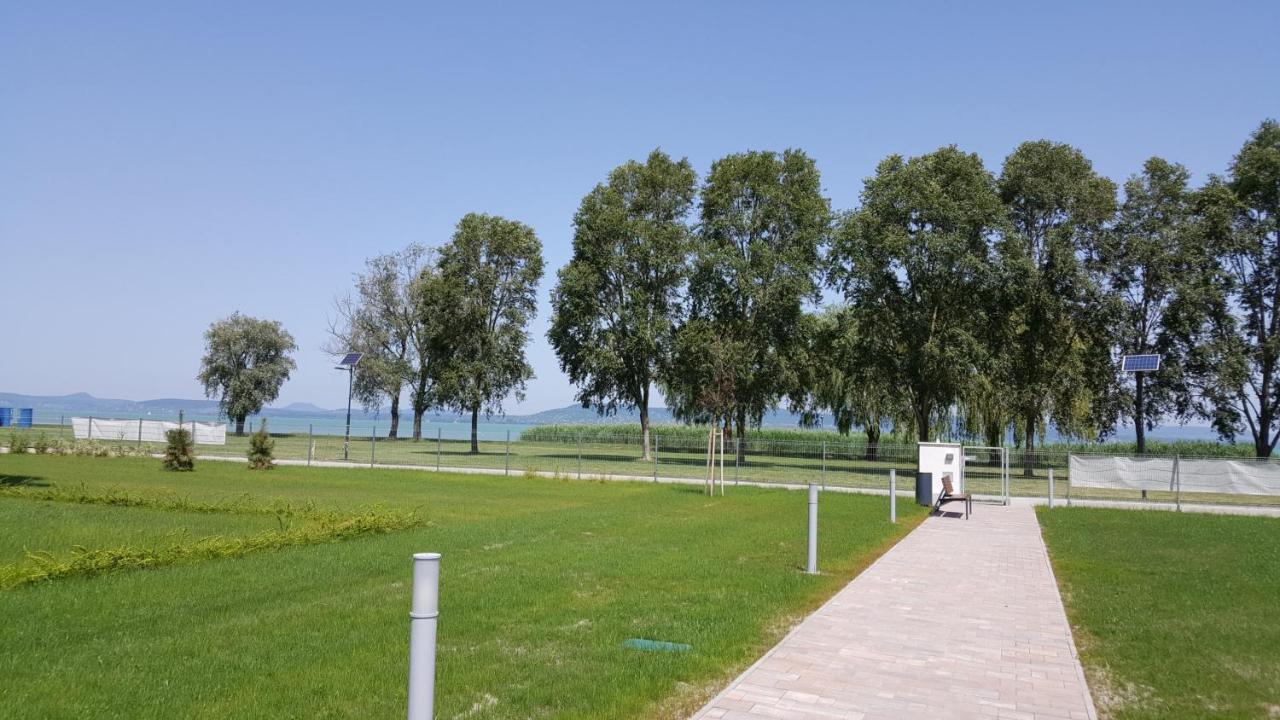 Lelle Resort B20 Balatonlelle Buitenkant foto