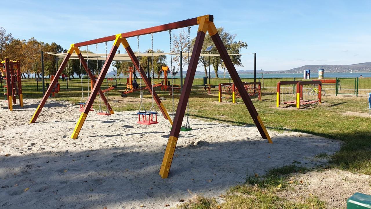 Lelle Resort B20 Balatonlelle Buitenkant foto